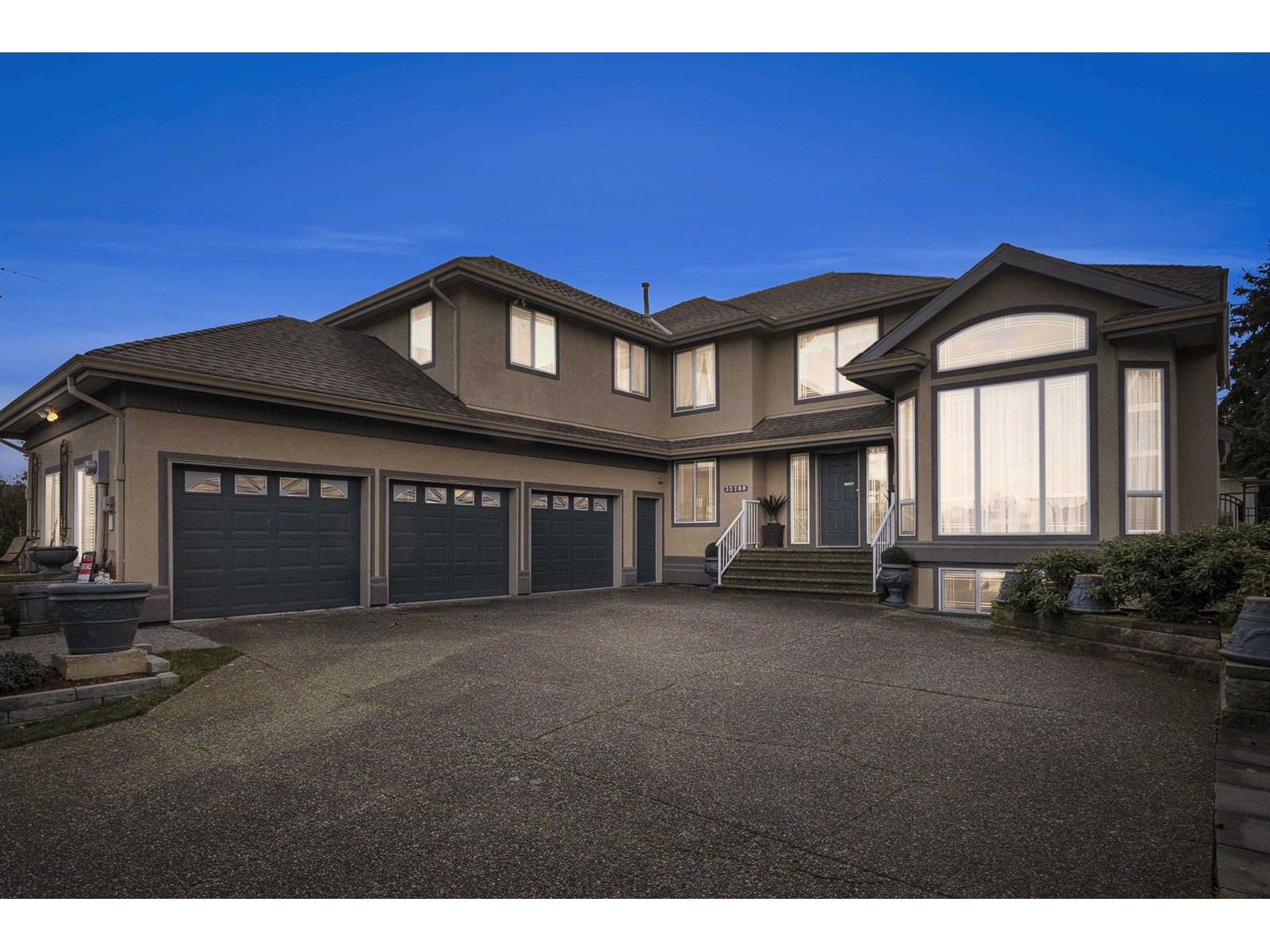 Property at 32788 CHILCOTIN DRIVE image 2