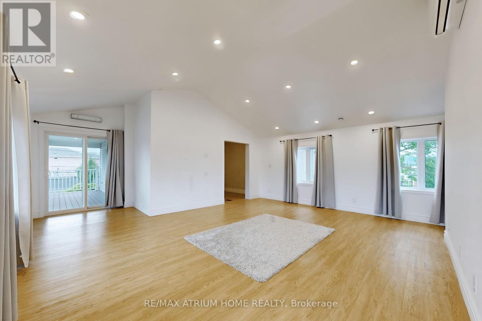 1242 Alexandra Avenue, Mississauga, Ontario  L5E 2A5 - Photo 11 - W12055226