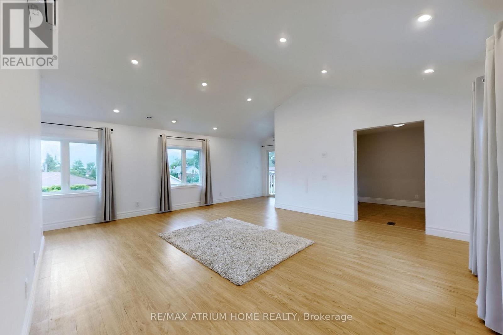 1242 Alexandra Avenue, Mississauga, Ontario  L5E 2A5 - Photo 12 - W12055226