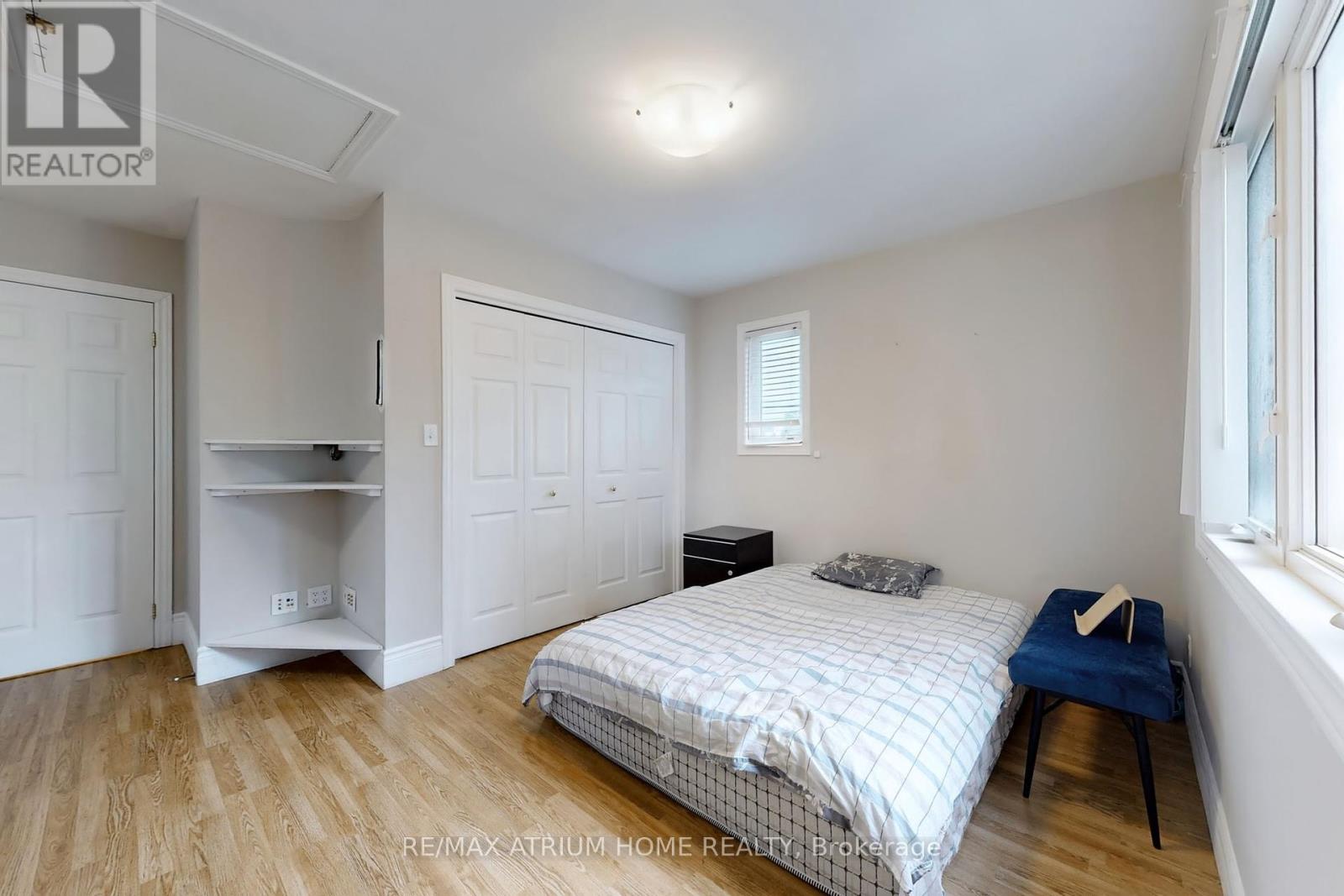 1242 Alexandra Avenue, Mississauga, Ontario  L5E 2A5 - Photo 7 - W12055226