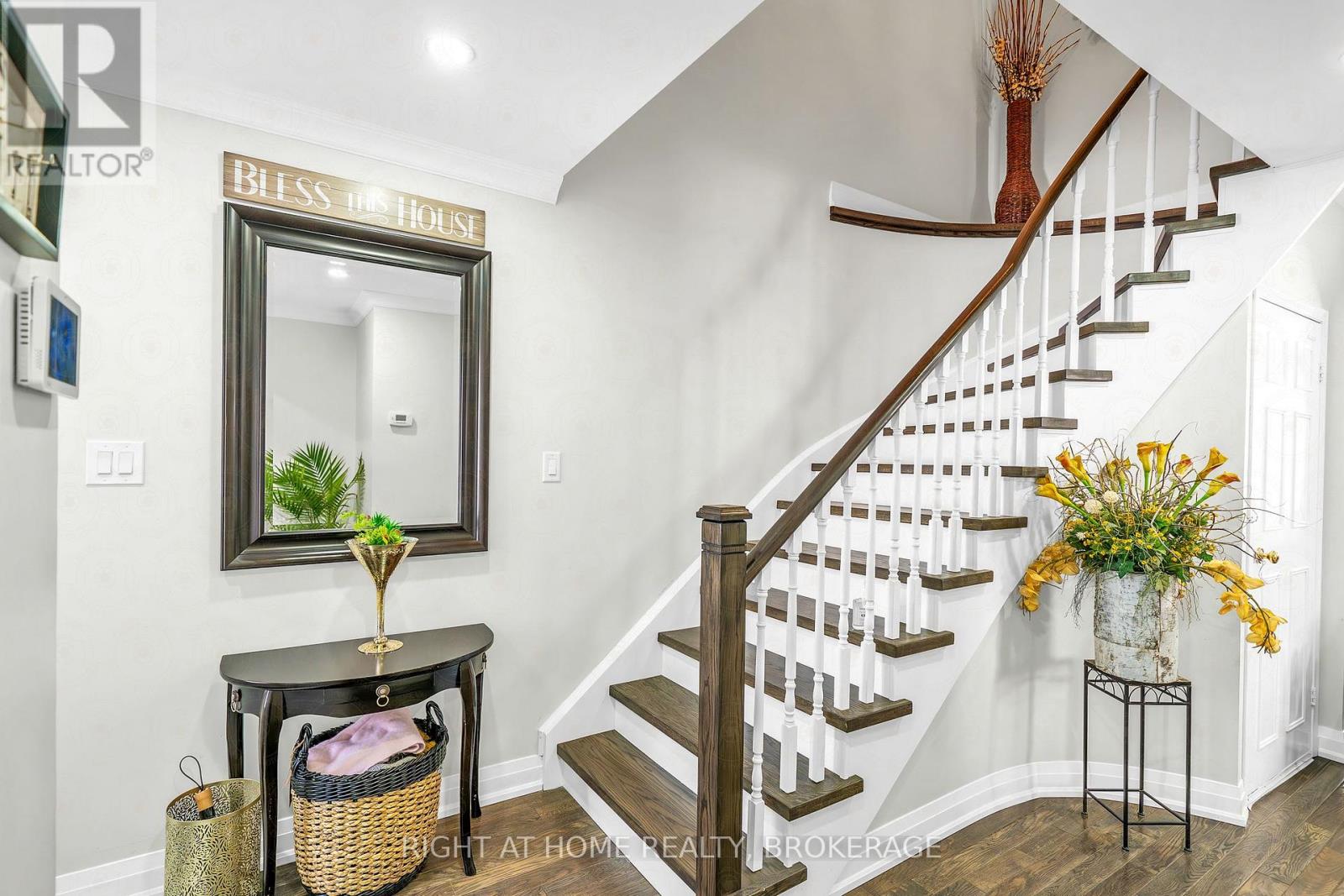 Property at 11 EBERLEE COURT image 5