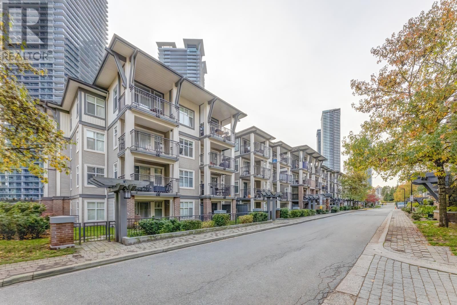 319 4788 BRENTWOOD DRIVE, Burnaby, British Columbia