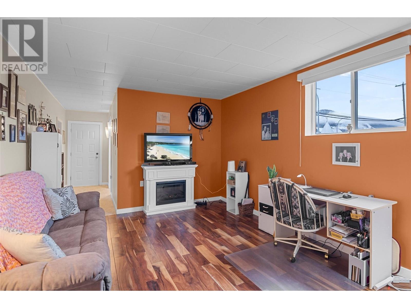 Property at 820 Third Street W image 4