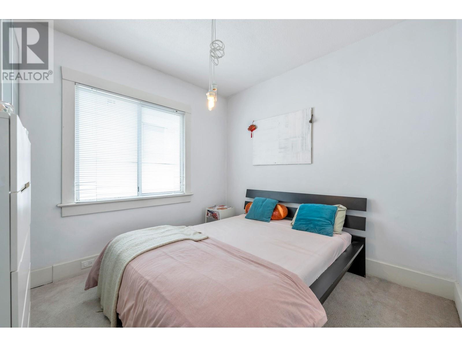 Listing Picture 11 of 22 : 4605 FRASER STREET, Vancouver / 溫哥華 - 魯藝地產 Yvonne Lu Group - MLS Medallion Club Member