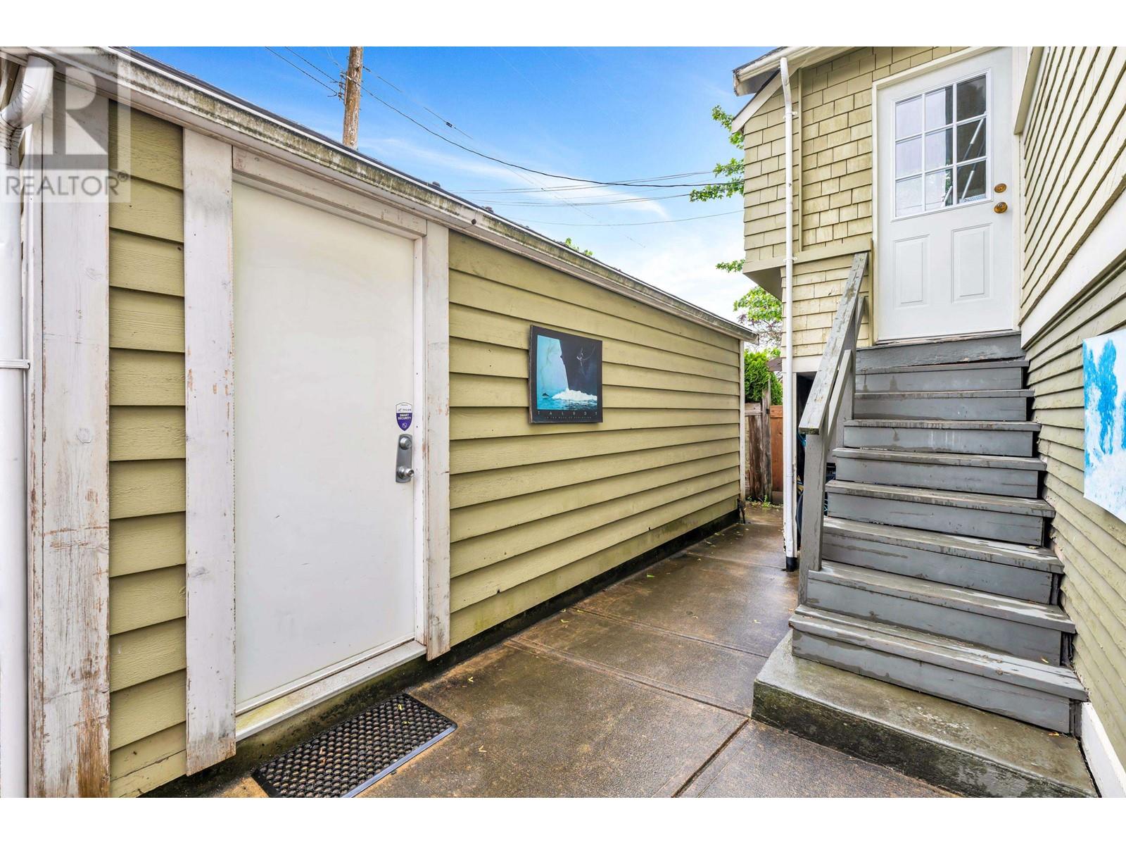 Listing Picture 19 of 22 : 4605 FRASER STREET, Vancouver / 溫哥華 - 魯藝地產 Yvonne Lu Group - MLS Medallion Club Member