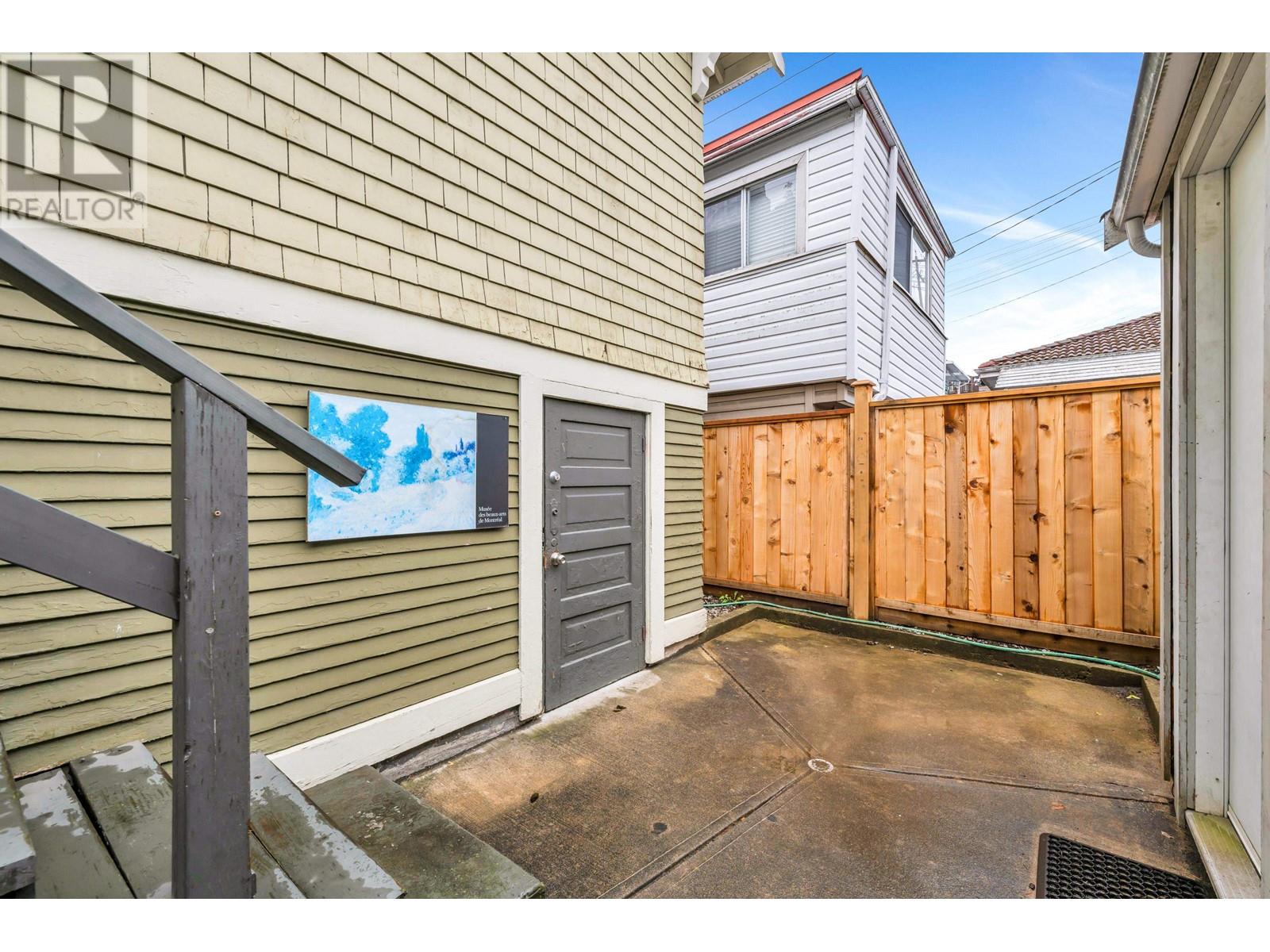 Listing Picture 14 of 22 : 4605 FRASER STREET, Vancouver / 溫哥華 - 魯藝地產 Yvonne Lu Group - MLS Medallion Club Member