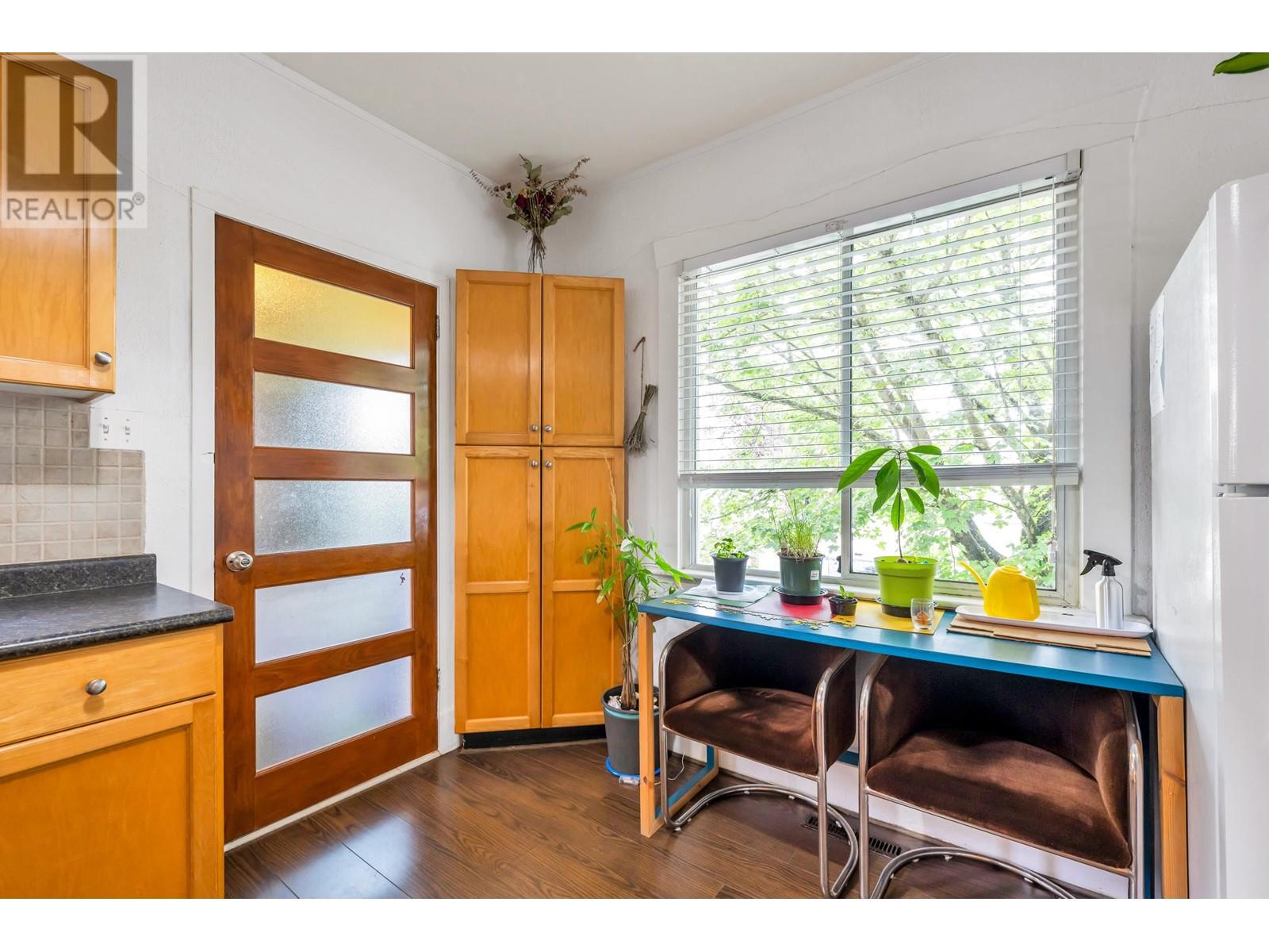 Listing Picture 9 of 22 : 4605 FRASER STREET, Vancouver / 溫哥華 - 魯藝地產 Yvonne Lu Group - MLS Medallion Club Member