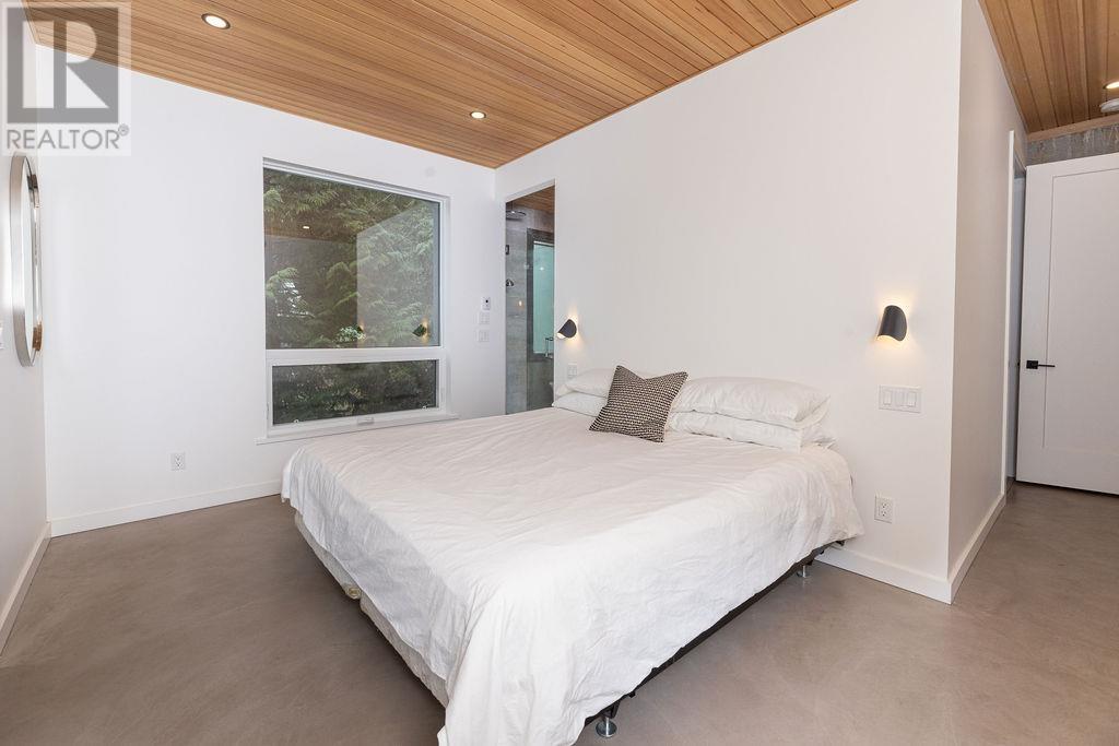 1572 Mountain Road, Gibsons, British Columbia  V0N 1V2 - Photo 15 - R2982723