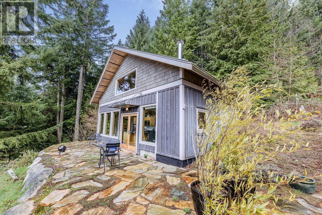 Property at 1572 MOUNTAIN ROAD image 3
