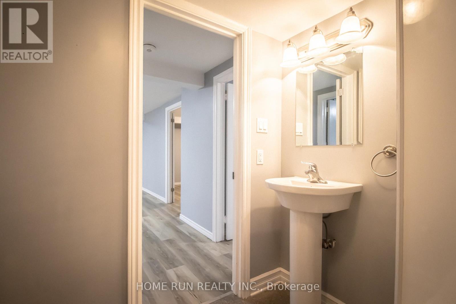 B - 98 Donald Street, Ottawa, Ontario  K1K 1N2 - Photo 18 - X12055057