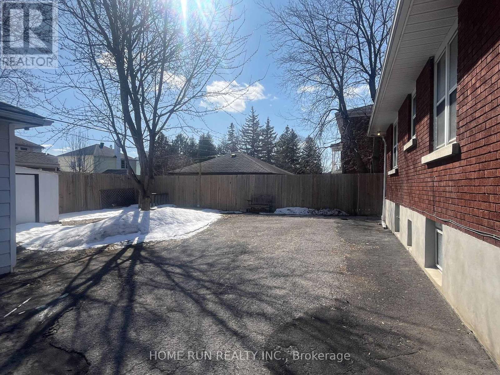 B - 98 Donald Street, Ottawa, Ontario  K1K 1N2 - Photo 19 - X12055057