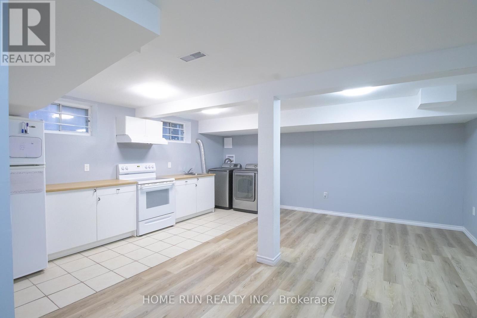 B - 98 Donald Street, Ottawa, Ontario  K1K 1N2 - Photo 6 - X12055057