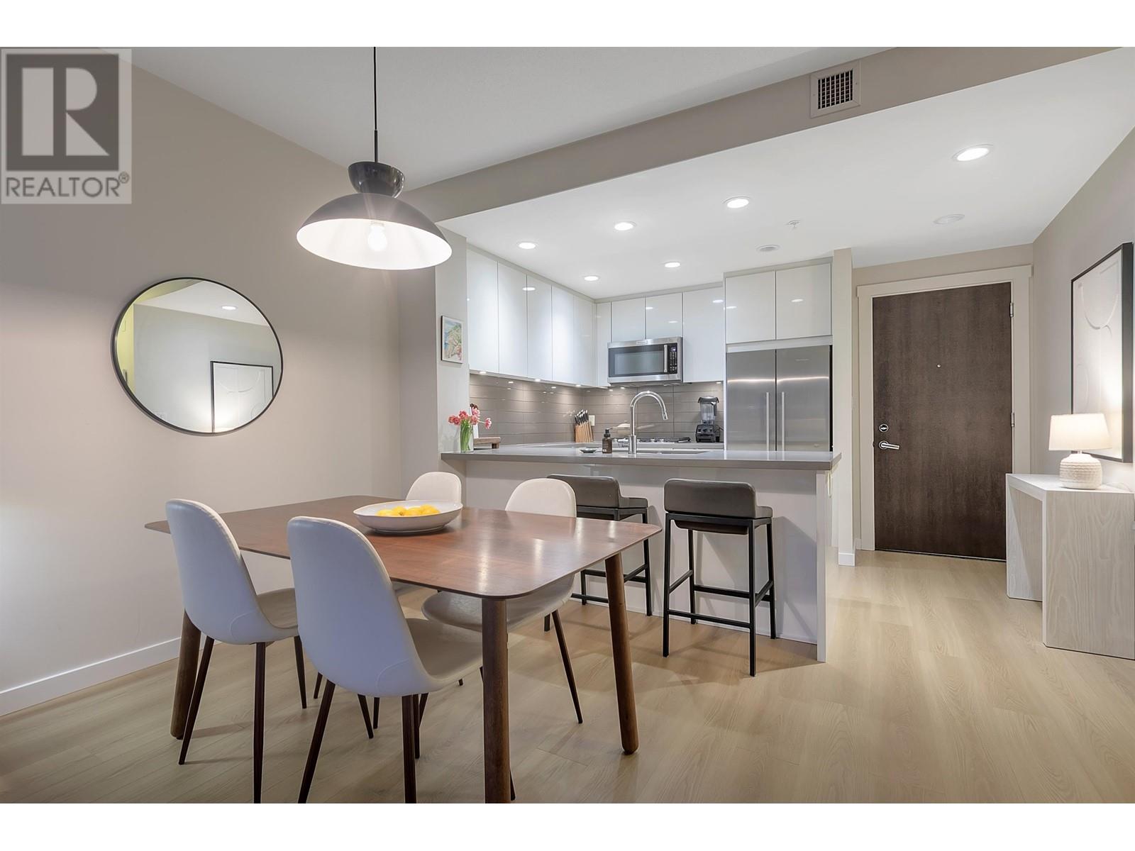 428 255 W 1st Street, North Vancouver, British Columbia  V7M 3G8 - Photo 2 - R2984789