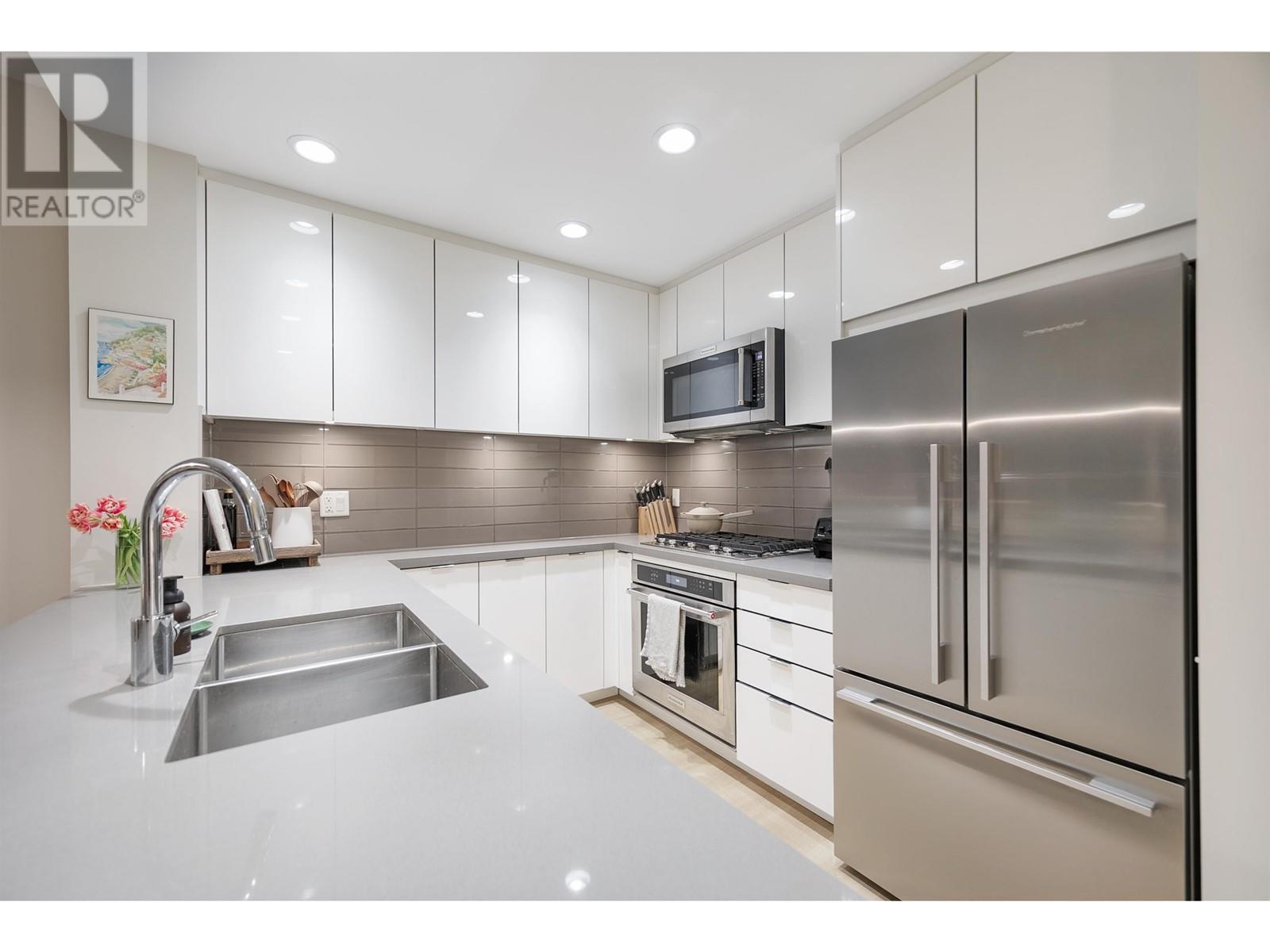 428 255 W 1st Street, North Vancouver, British Columbia  V7M 3G8 - Photo 3 - R2984789