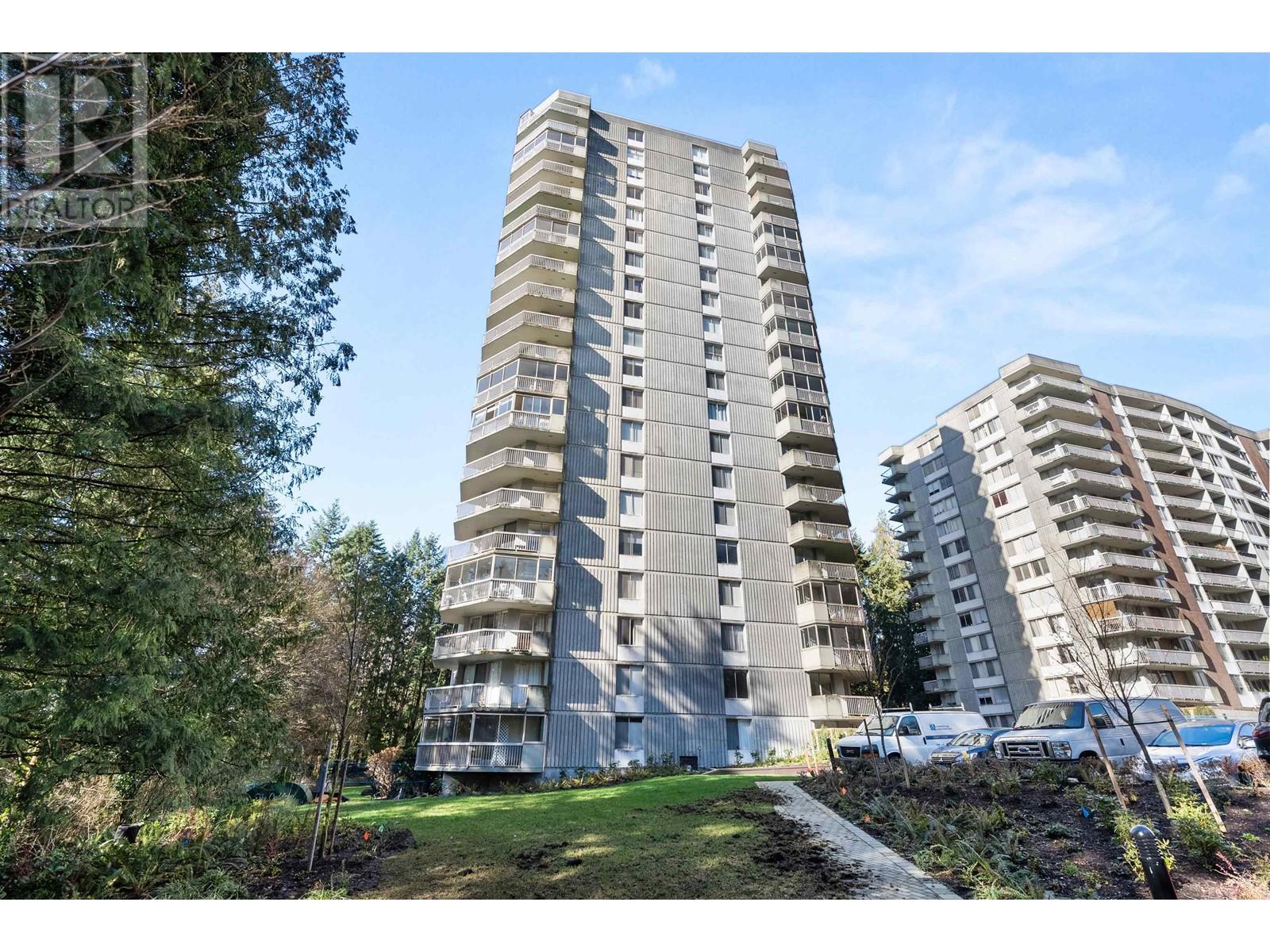 Property at 201 2024 FULLERTON AVENUE image 1