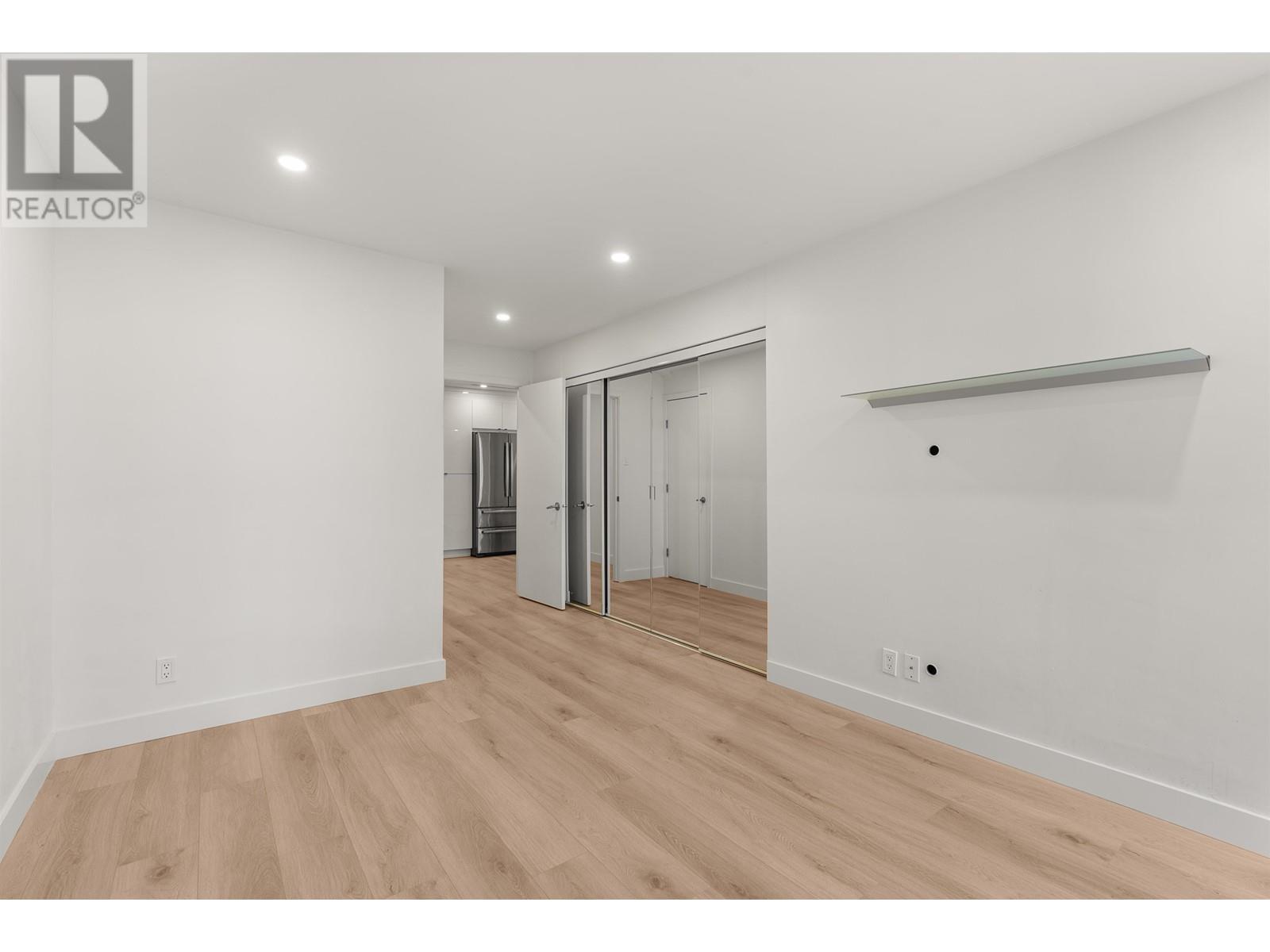 Property at 201 2024 FULLERTON AVENUE image 2