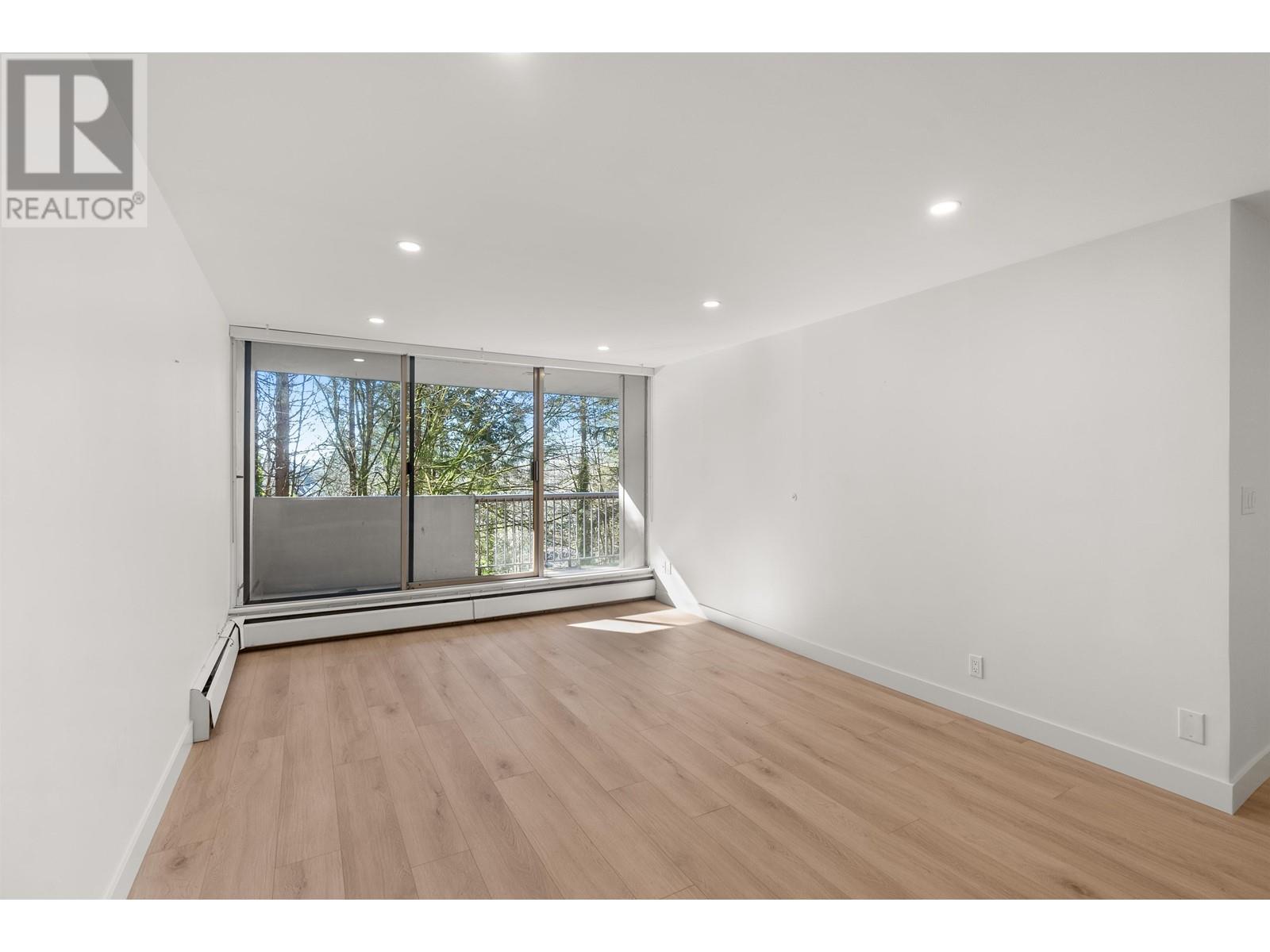 Property at 201 2024 FULLERTON AVENUE image 5