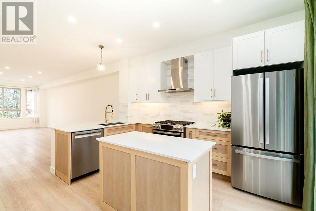 100 100 Klahanie Drive, Port Moody, British Columbia  V3H 5K3 - Photo 3 - R2984814