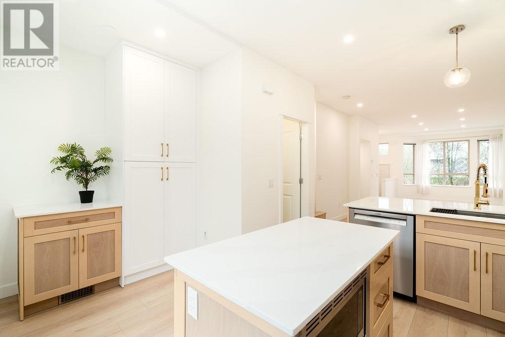 100 100 Klahanie Drive, Port Moody, British Columbia  V3H 5K3 - Photo 6 - R2984814