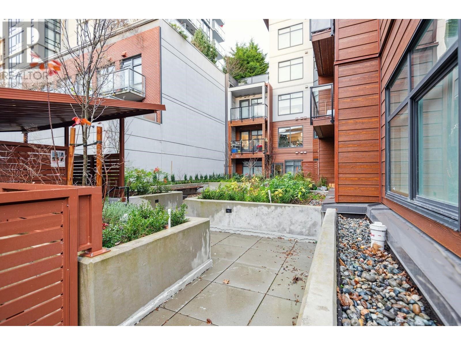 207 232 Sixth Street, New Westminster, British Columbia  V3L 3A4 - Photo 32 - R2984827