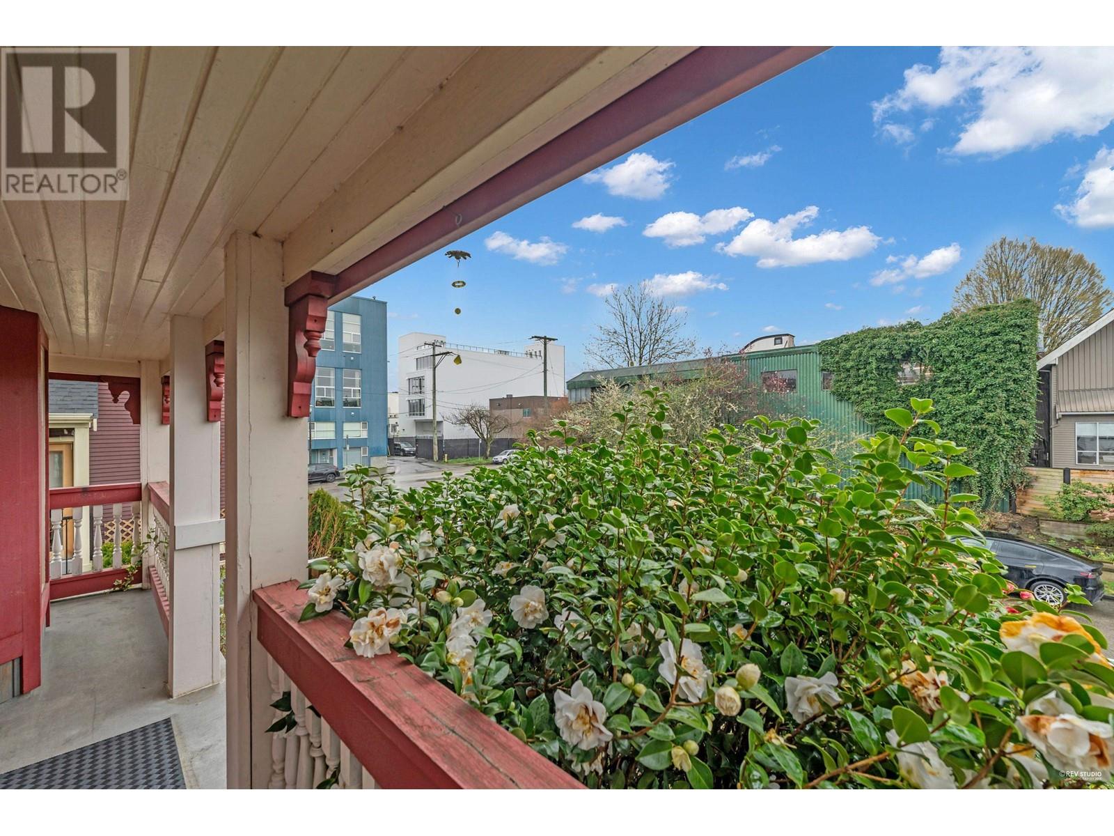 Property at 1165 E PENDER STREET image 2