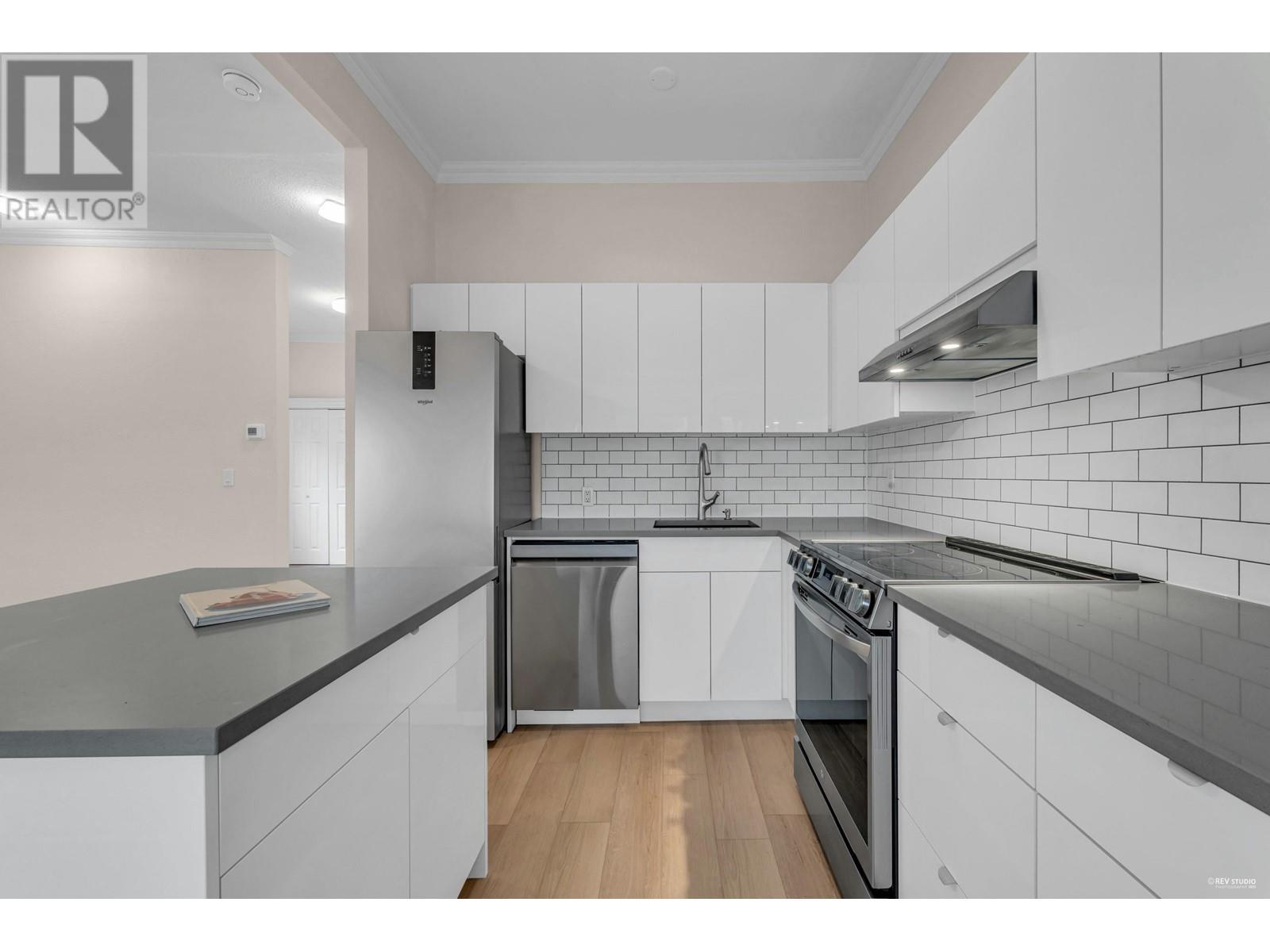 1165 E Pender Street, Vancouver, British Columbia  V6A 1W6 - Photo 8 - R2984803