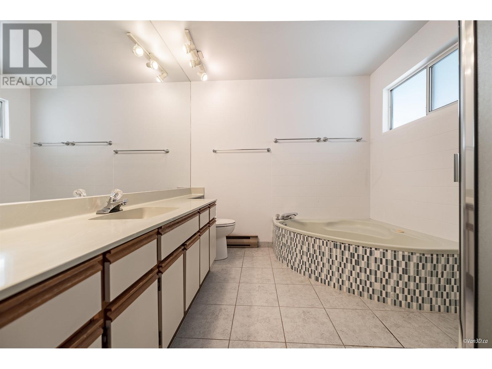 122 W 47th Avenue, Vancouver, British Columbia  V5Y 2X9 - Photo 32 - R2984805