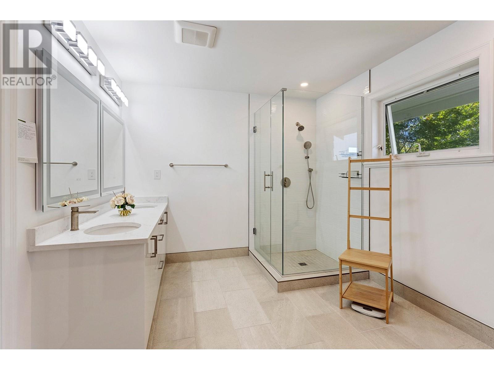 2459 Mathers Avenue, West Vancouver, British Columbia  V7V 2H9 - Photo 31 - R2984839