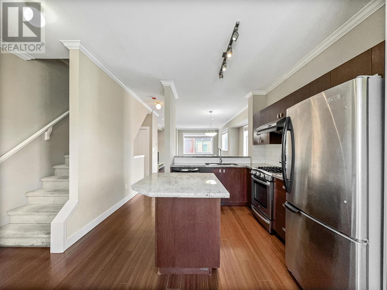Property at 18 7771 BRIDGE STREET image 5