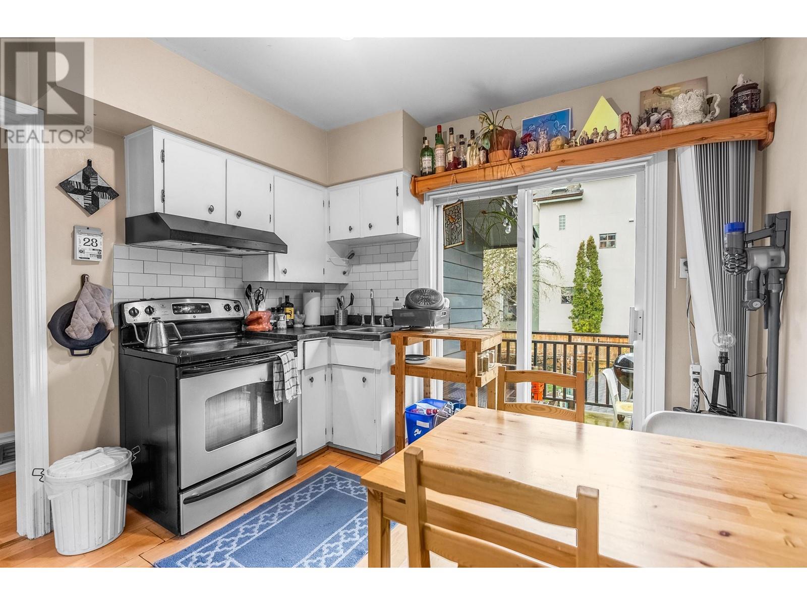 610 Salsbury Drive, Vancouver, British Columbia  V5L 3Z9 - Photo 8 - C8068036