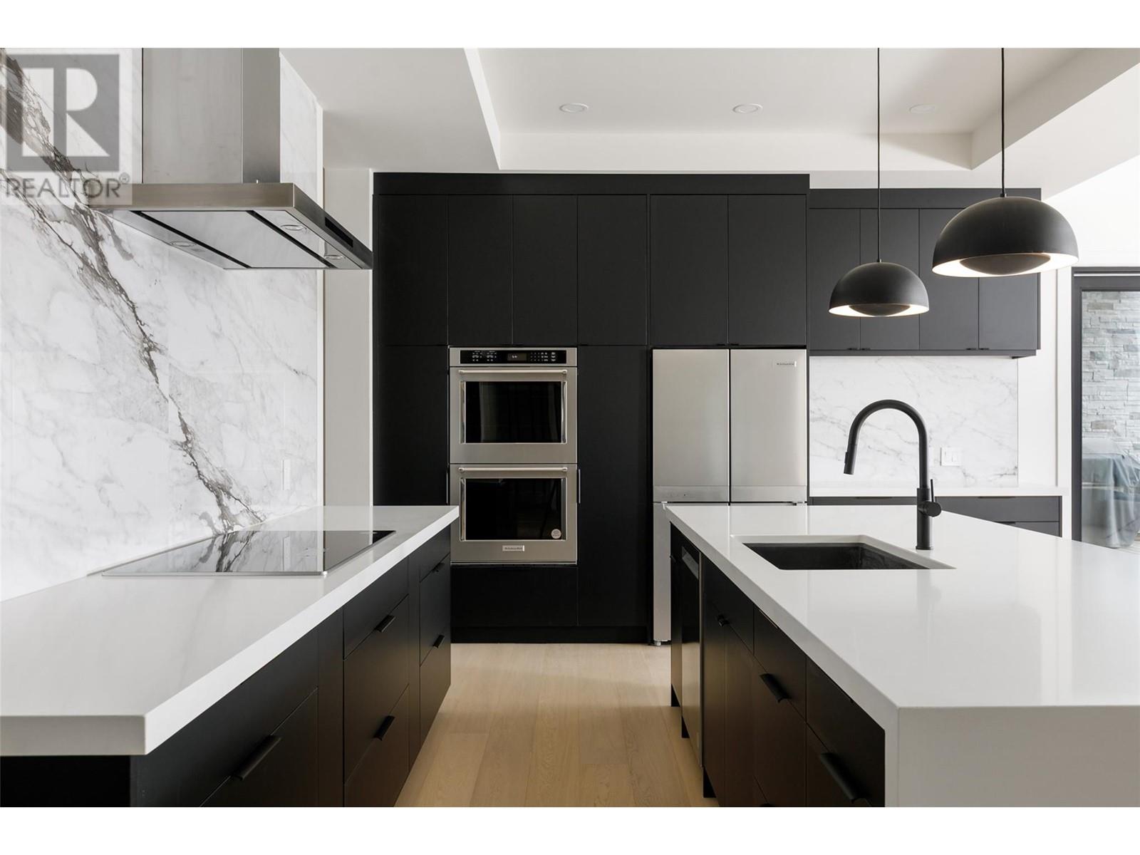 Property at 130 Flagstone Rise image 3