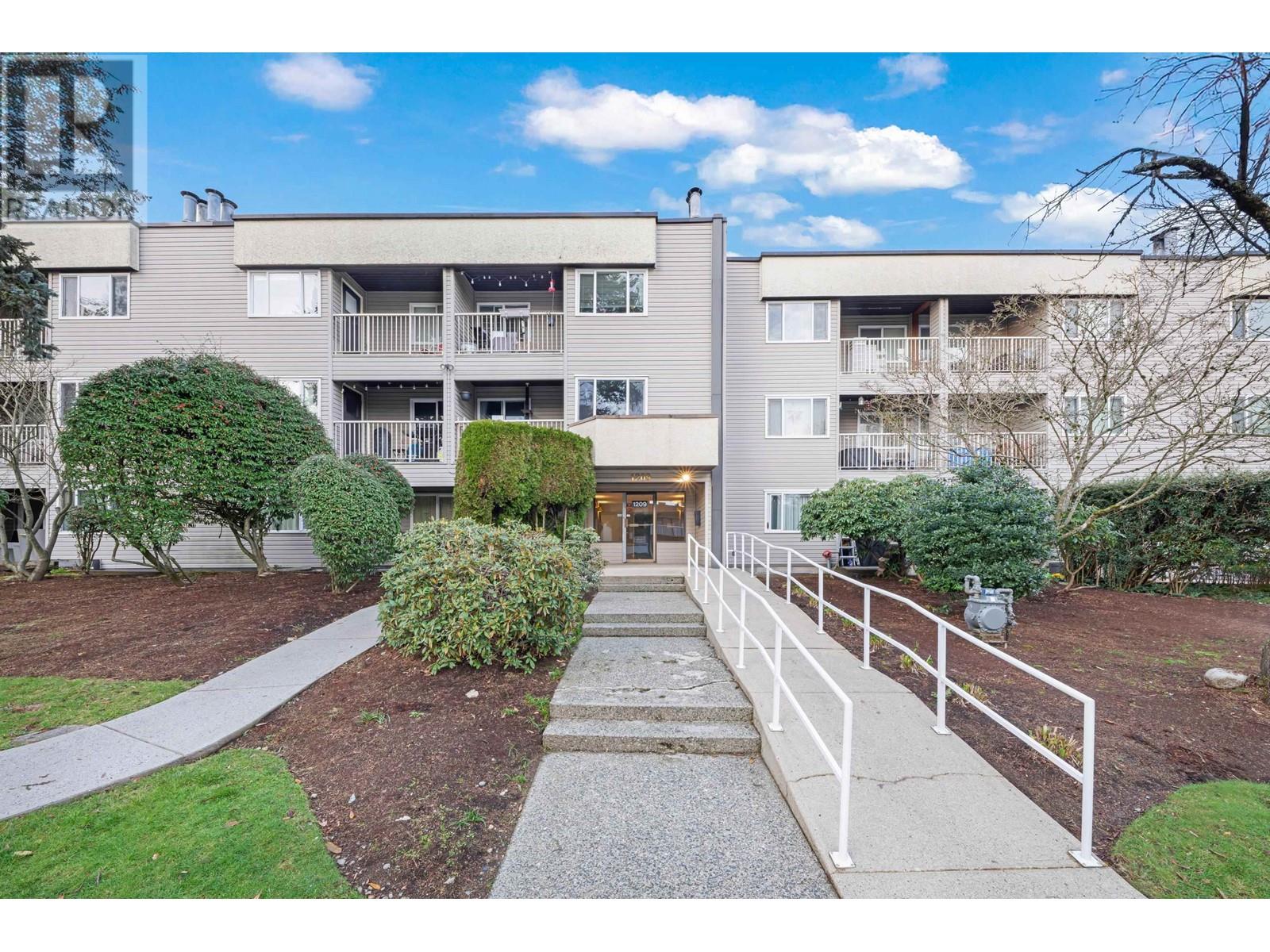 113 1209 Howie Avenue, Coquitlam, British Columbia  V3J 1T9 - Photo 15 - R2975054