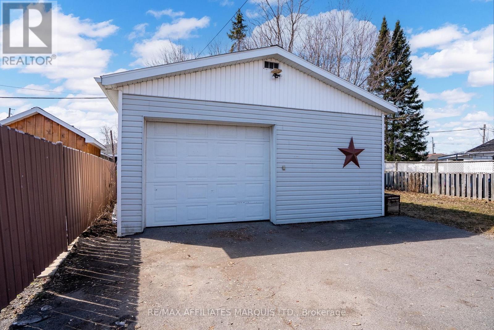 Property at 1106 DALY AVENUE image 3