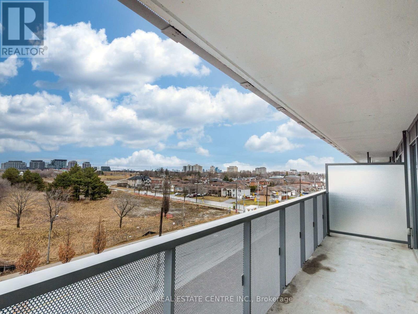 605 - 120 Varna Drive, Toronto, Ontario  M6A 0B3 - Photo 32 - C12055345