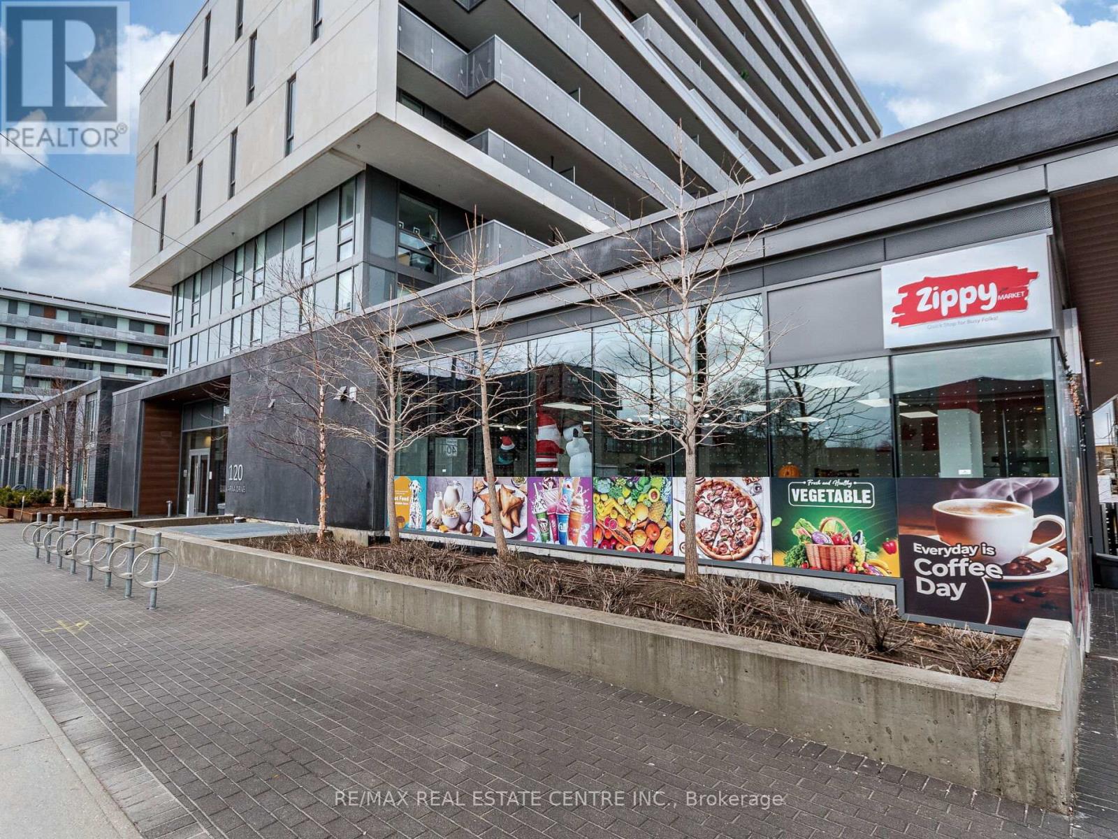 605 - 120 Varna Drive, Toronto, Ontario  M6A 0B3 - Photo 4 - C12055345