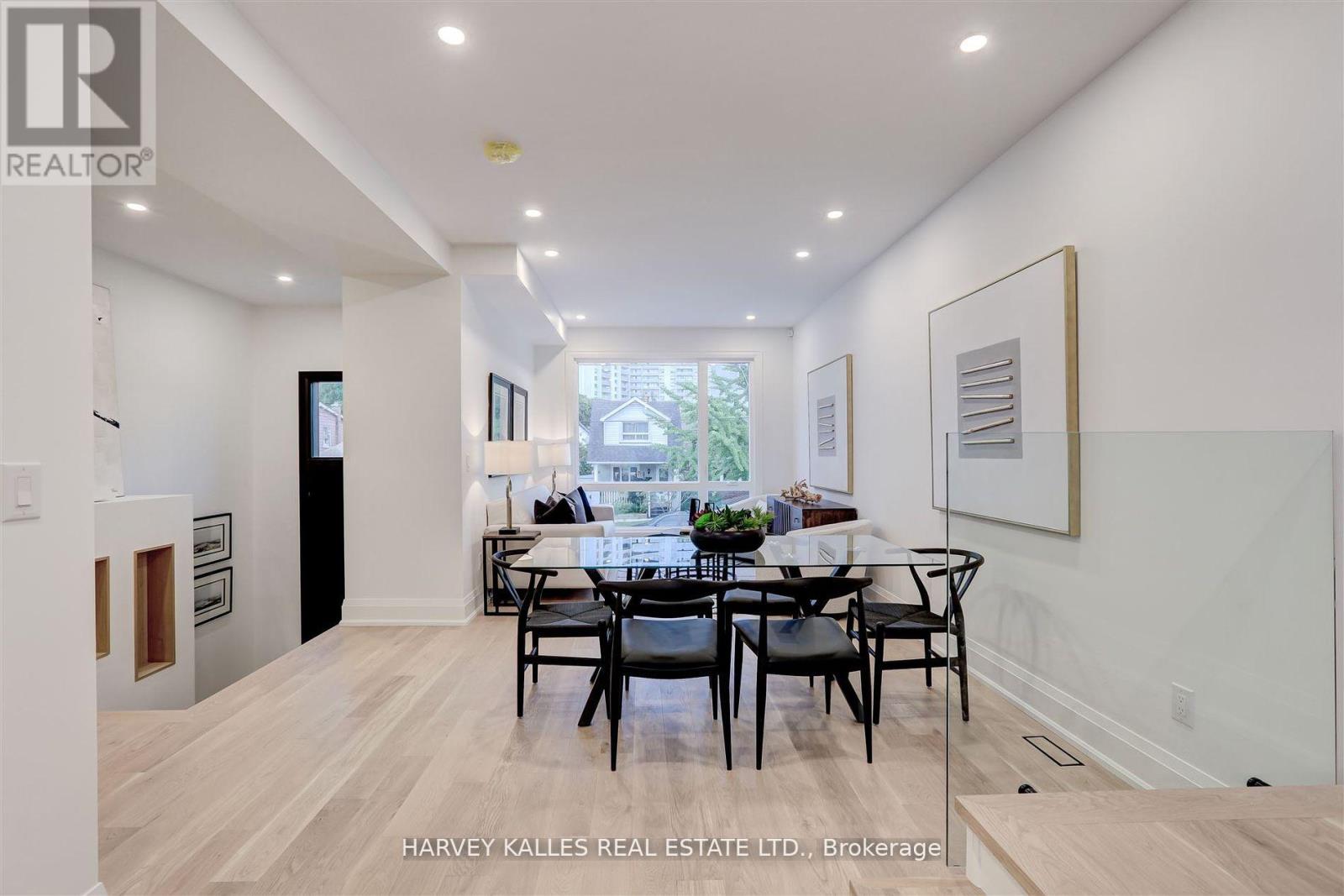7b Bracebridge Avenue, Toronto, Ontario  M4C 2X6 - Photo 10 - E12055329