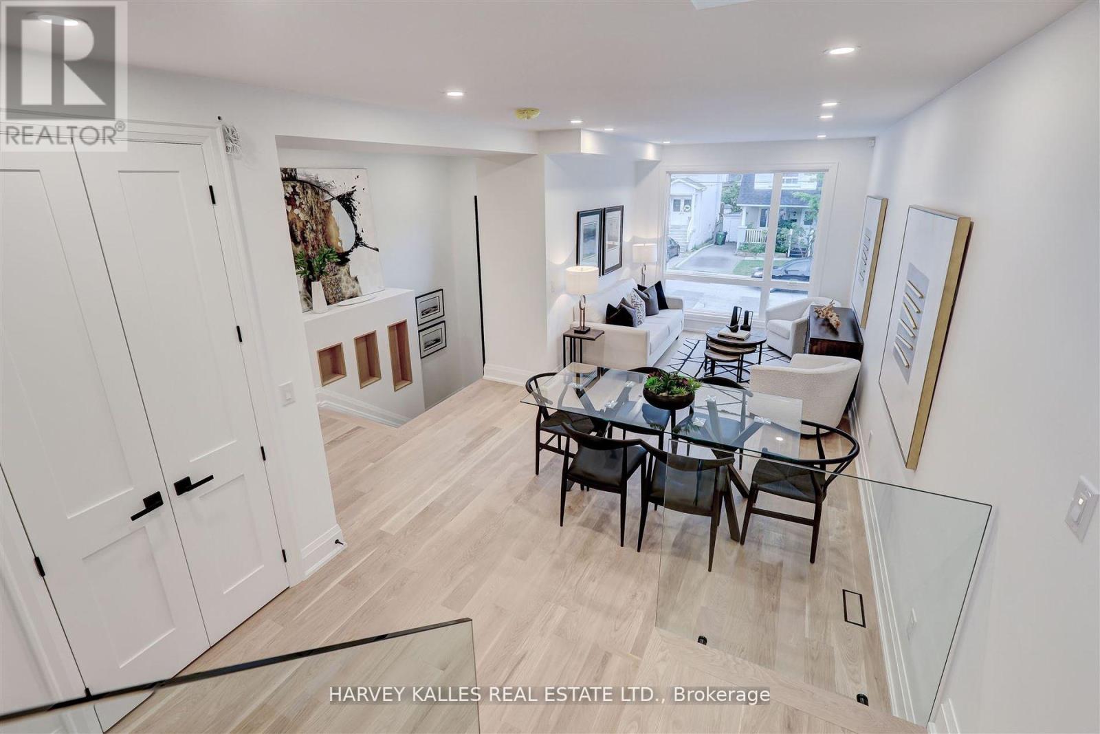 7b Bracebridge Avenue, Toronto, Ontario  M4C 2X6 - Photo 11 - E12055329