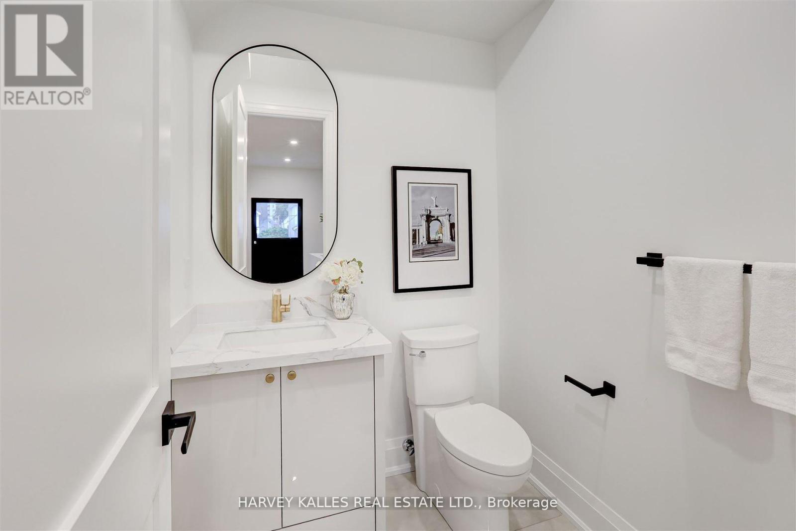7b Bracebridge Avenue, Toronto, Ontario  M4C 2X6 - Photo 26 - E12055329