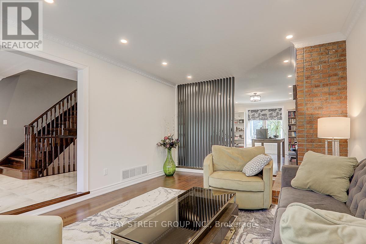 39 Calderbridge Crescent, Markham, Ontario  L3R 9M5 - Photo 9 - N12055318