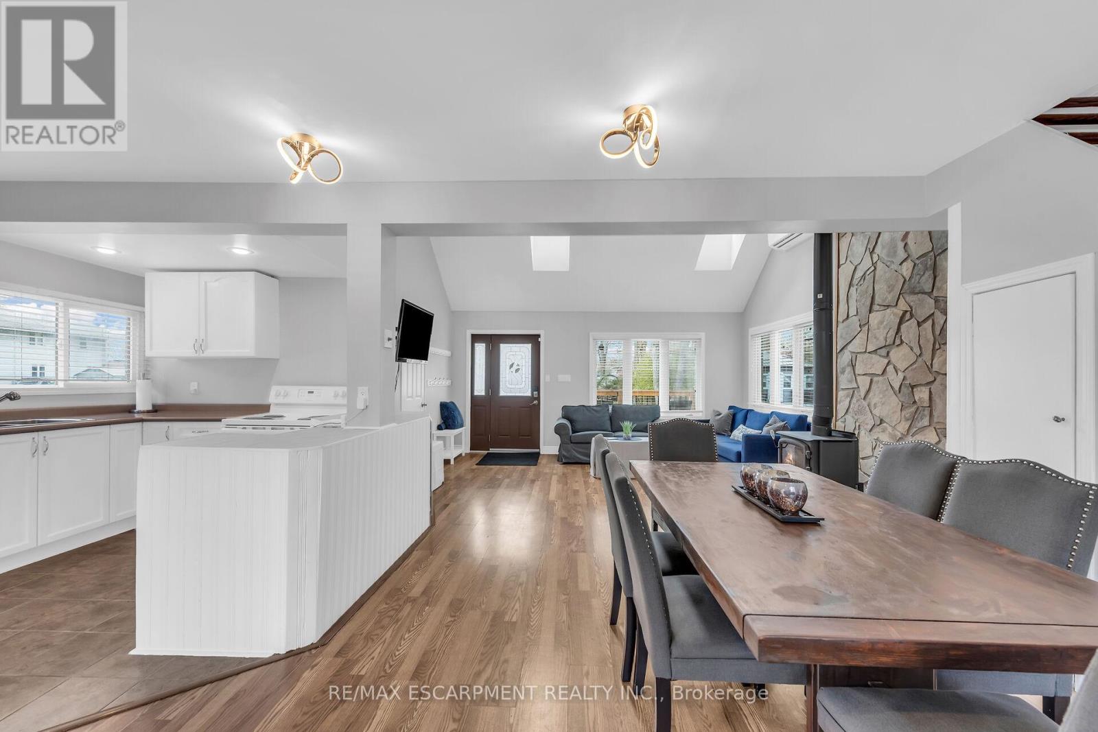 7 Landon Street, Norfolk, Ontario  N0E 1T0 - Photo 15 - X12055316