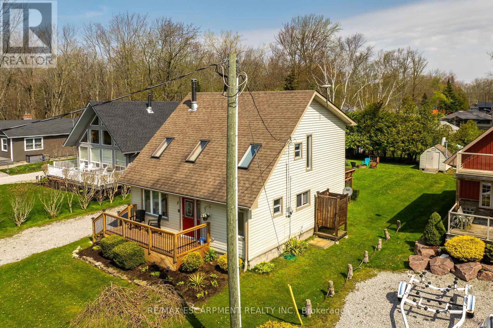 7 Landon Street, Norfolk, Ontario  N0E 1T0 - Photo 4 - X12055316