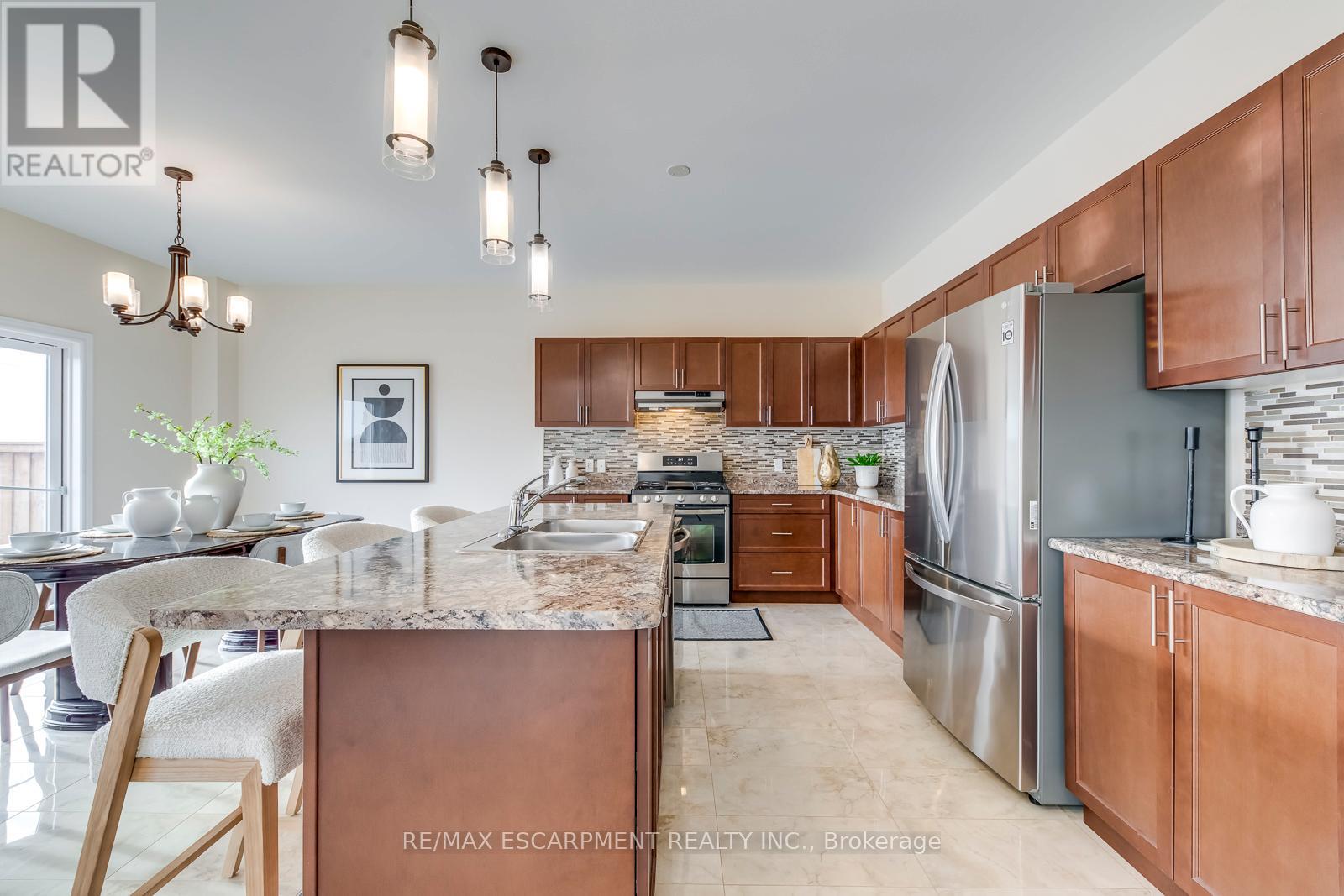 428 Dalgleish Trail, Hamilton, Ontario  L0R 1P0 - Photo 17 - X12055323