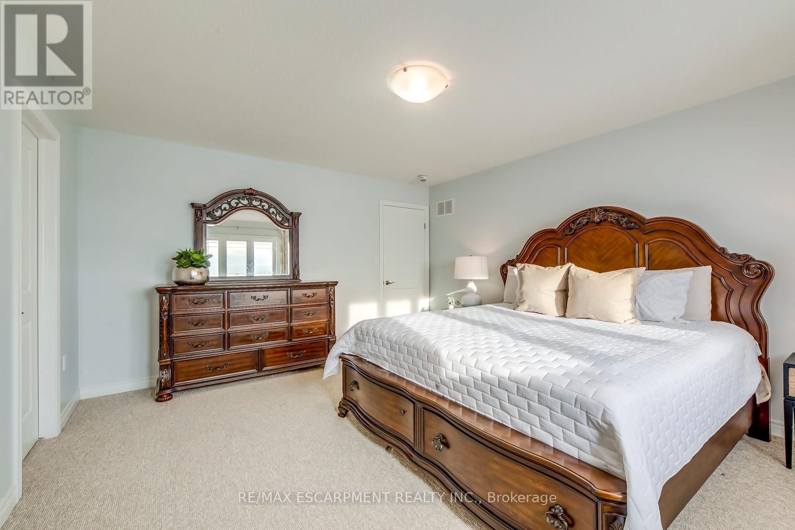 428 Dalgleish Trail, Hamilton, Ontario  L0R 1P0 - Photo 32 - X12055323