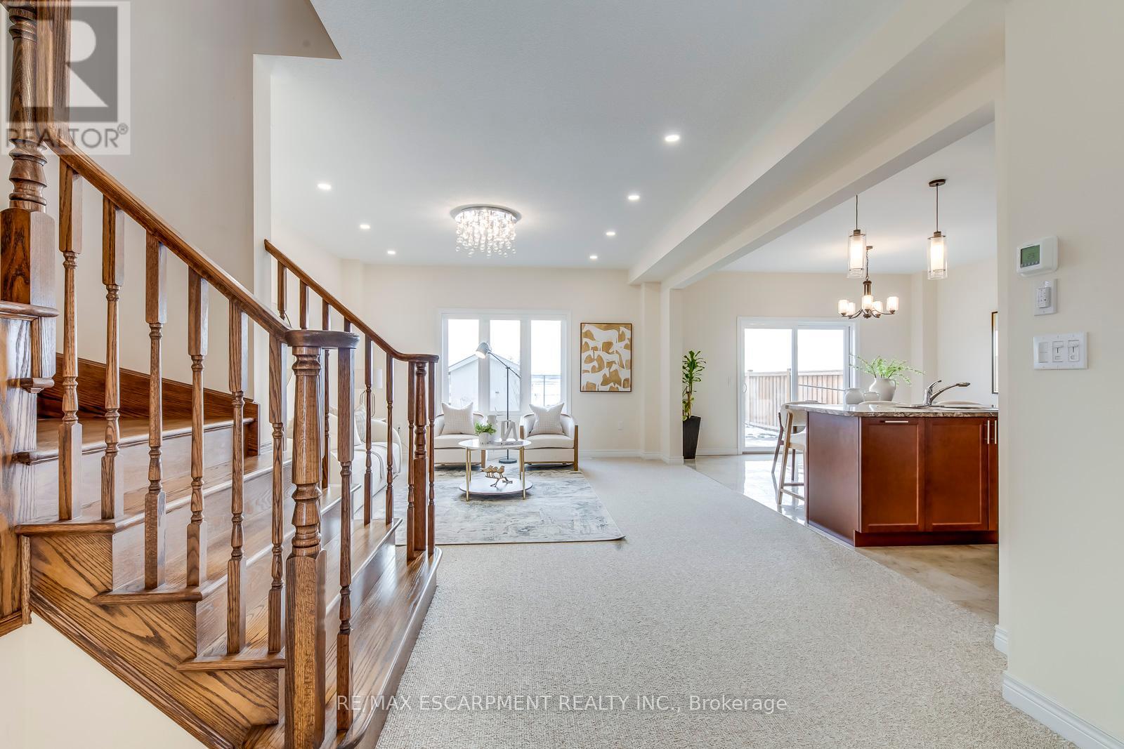 428 Dalgleish Trail, Hamilton, Ontario  L0R 1P0 - Photo 6 - X12055323