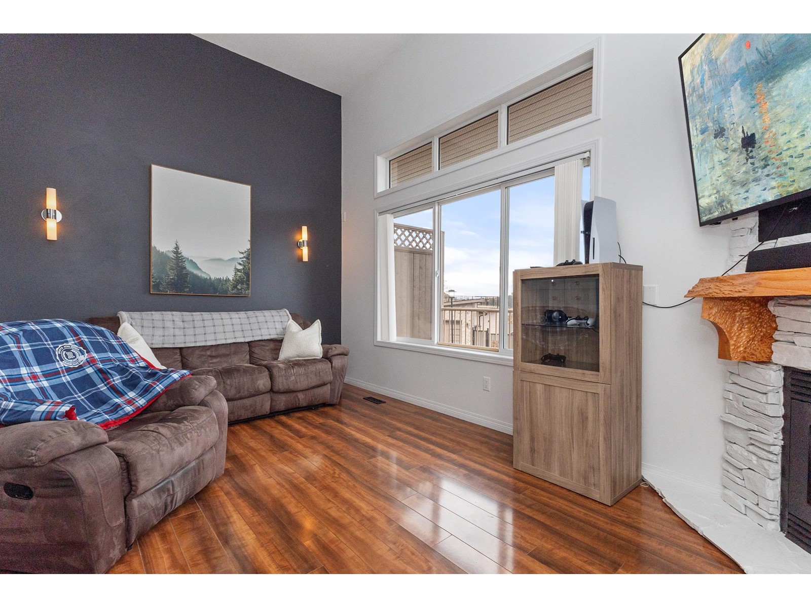Property at 1401 5260 GOLDSPRING PLACE image 5