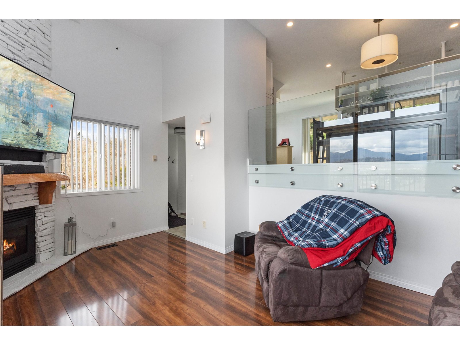 Property at 1401 5260 GOLDSPRING PLACE image 4