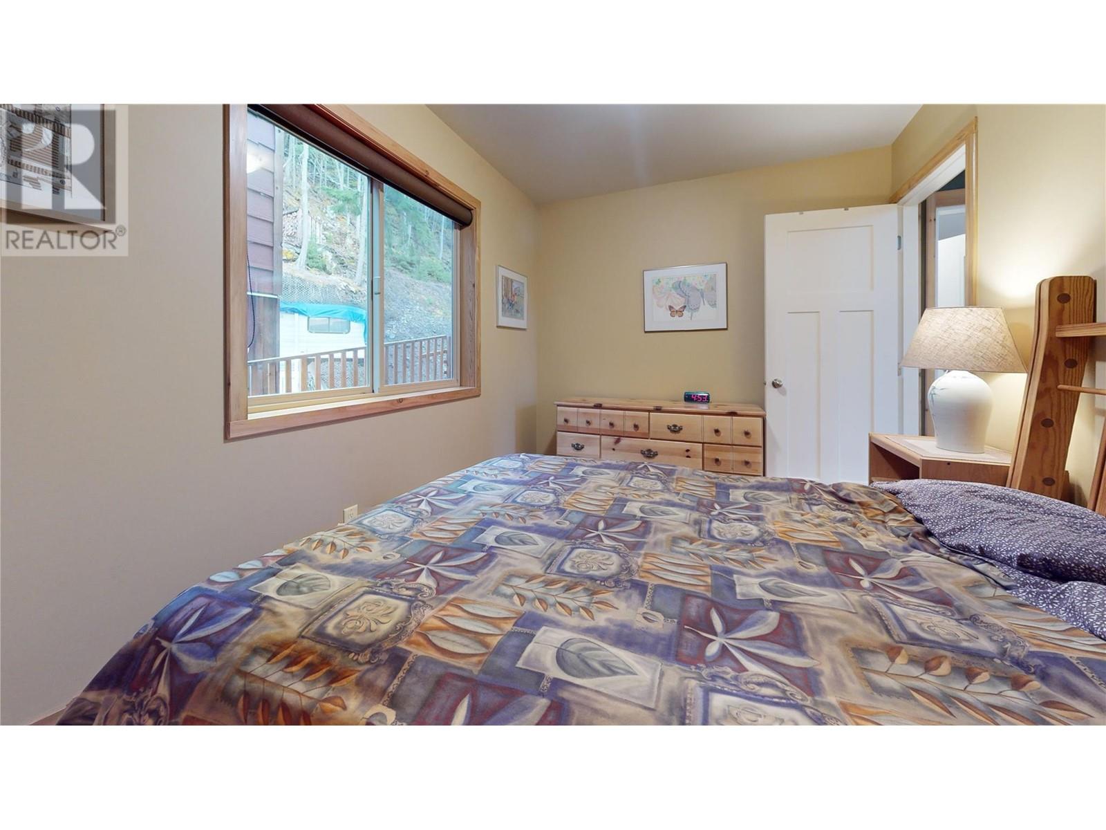 Property at 3286 Hurstfield Road image 2