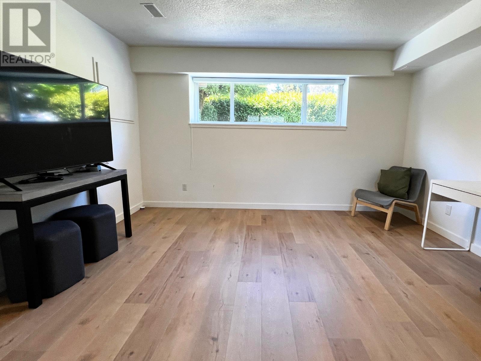 1070 Stratford Avenue, Burnaby, British Columbia  V5B 3X8 - Photo 19 - R2983812