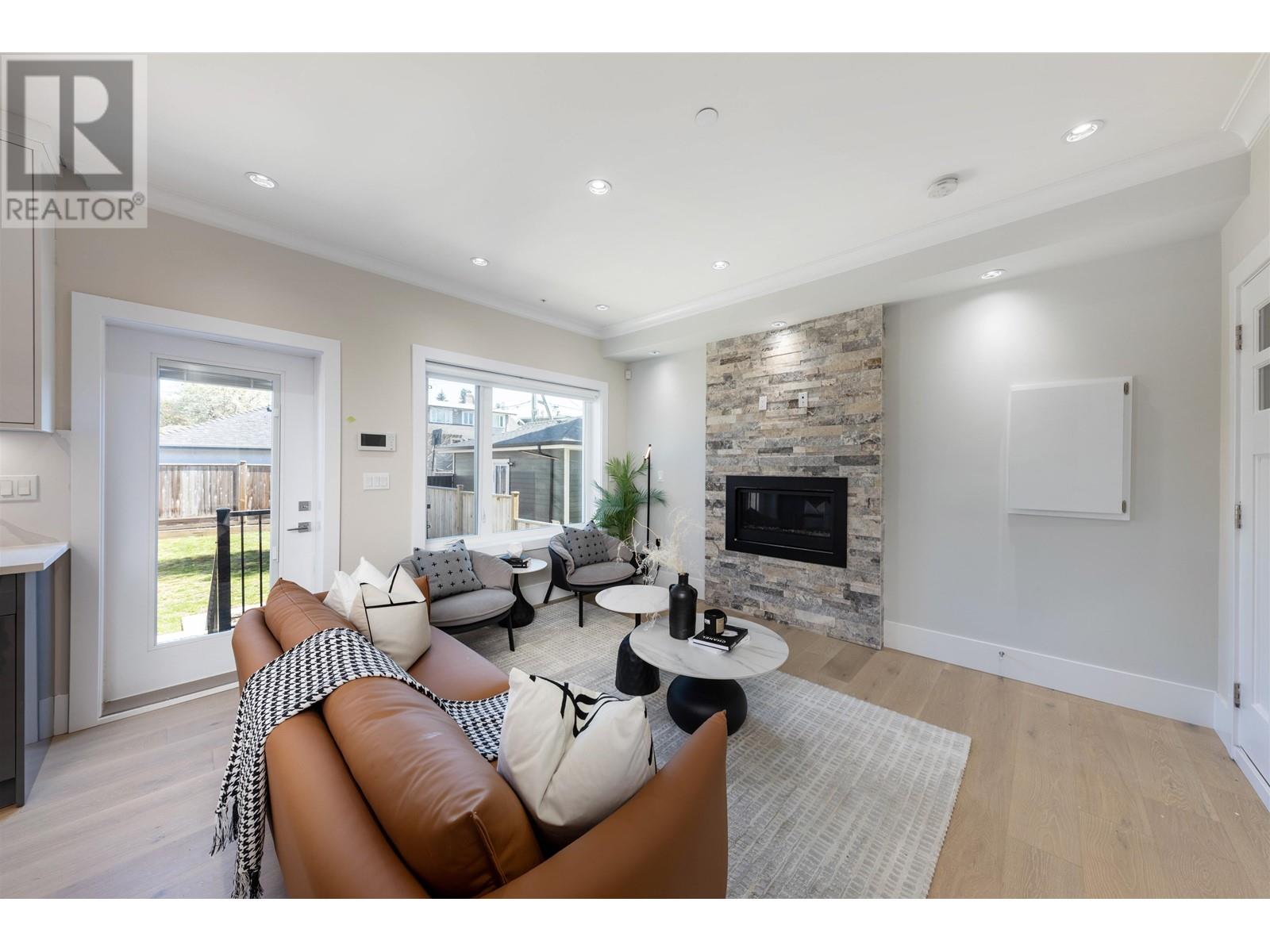 6524 Angus Drive, Vancouver, British Columbia  V6P 5H9 - Photo 10 - R2984910