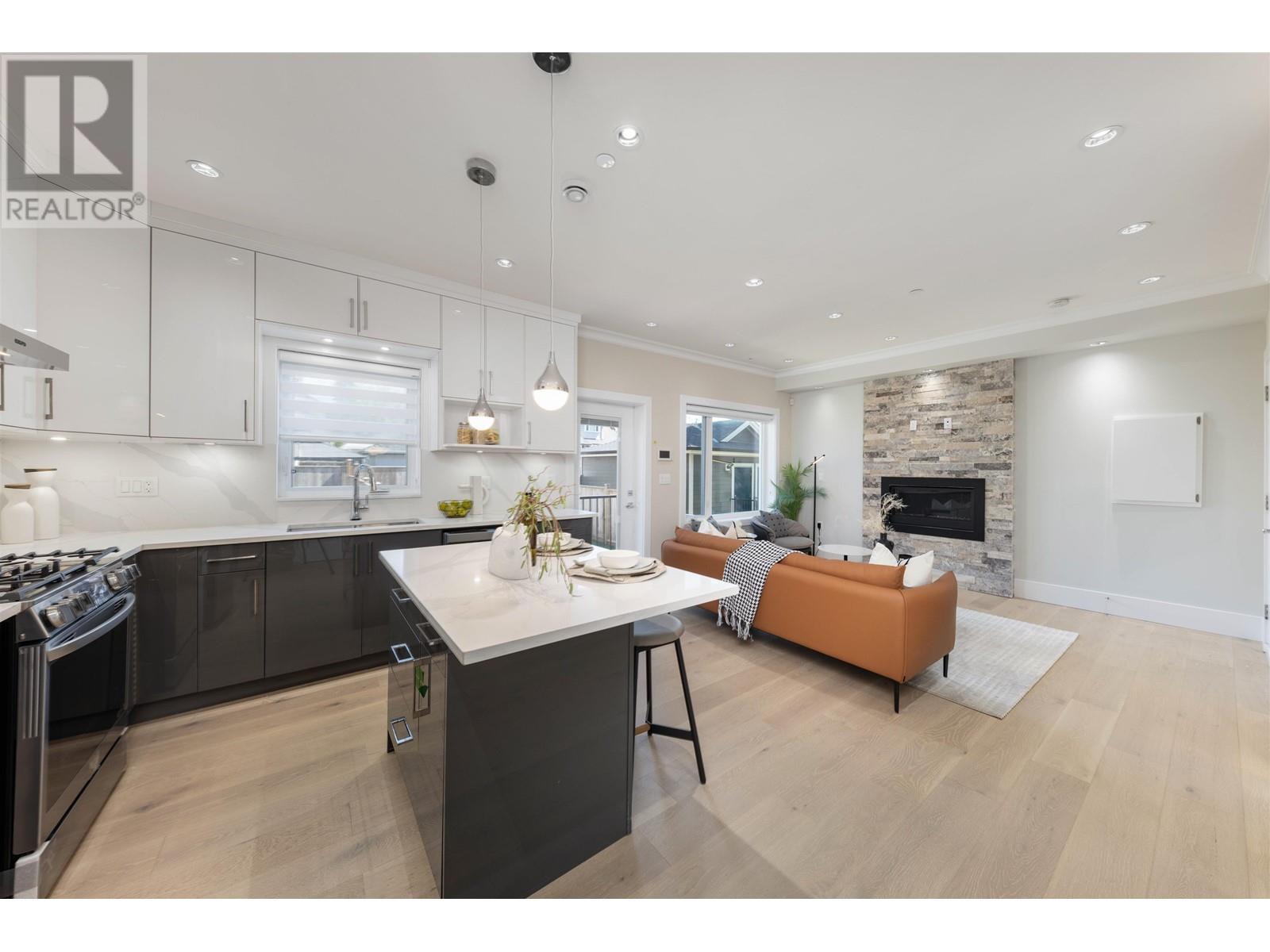 6524 Angus Drive, Vancouver, British Columbia  V6P 5H9 - Photo 11 - R2984910